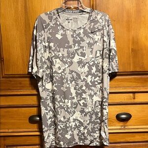 Nike Pro Short Sleeve Shirt in Gray Camouflage